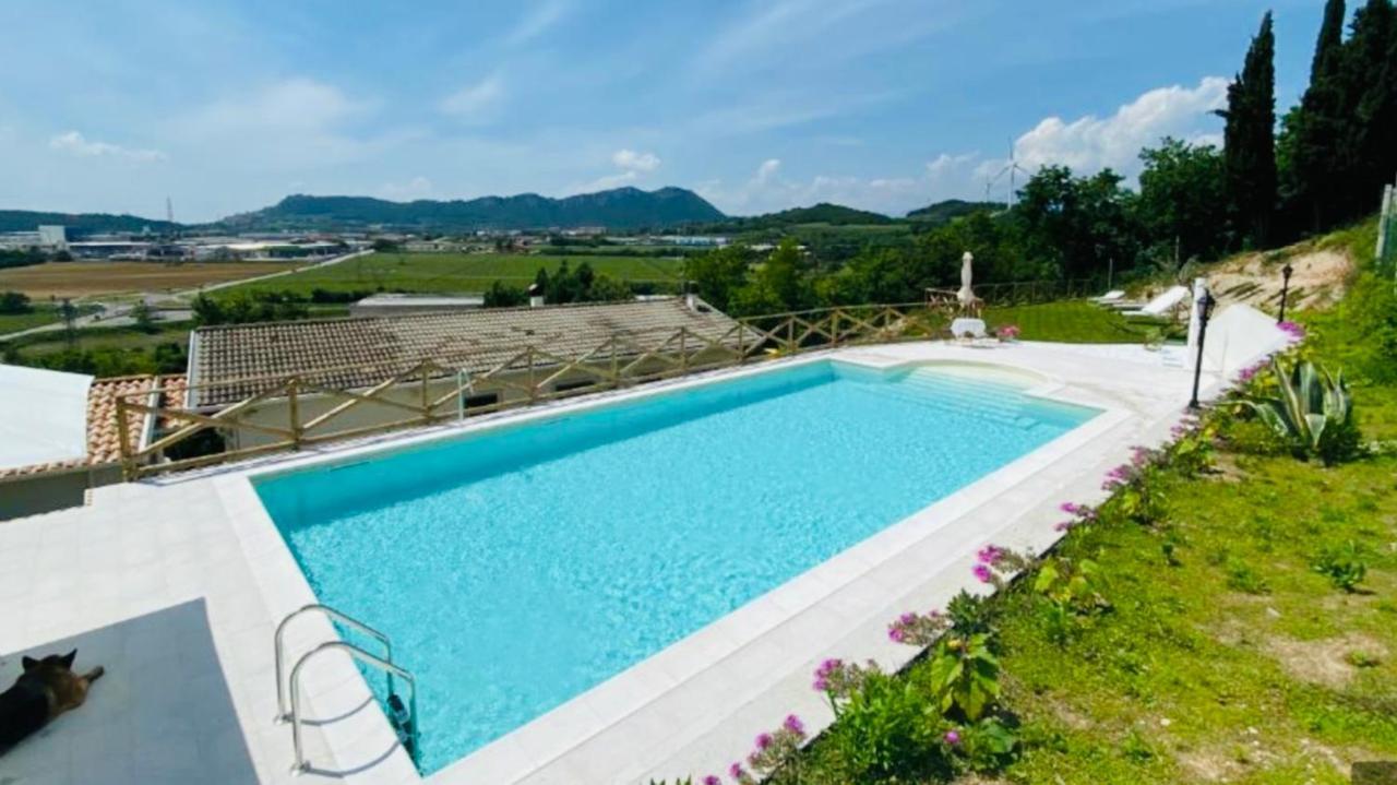 Villa Poggio Ulivo Pool-Apartments 리볼리 베로네세 외부 사진