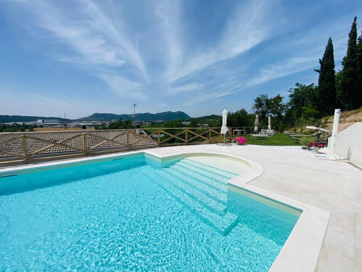 Villa Poggio Ulivo Pool-Apartments 리볼리 베로네세 외부 사진