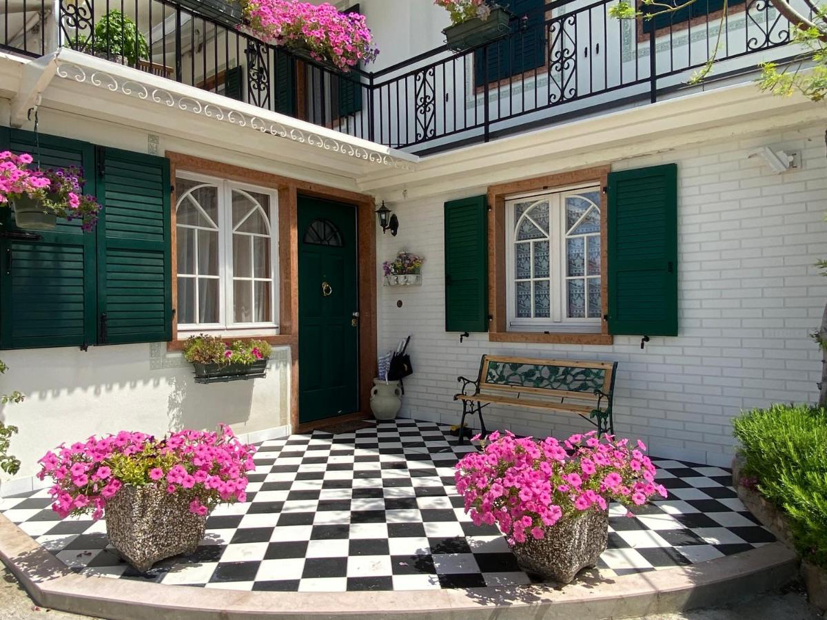 Villa Poggio Ulivo Pool-Apartments 리볼리 베로네세 외부 사진