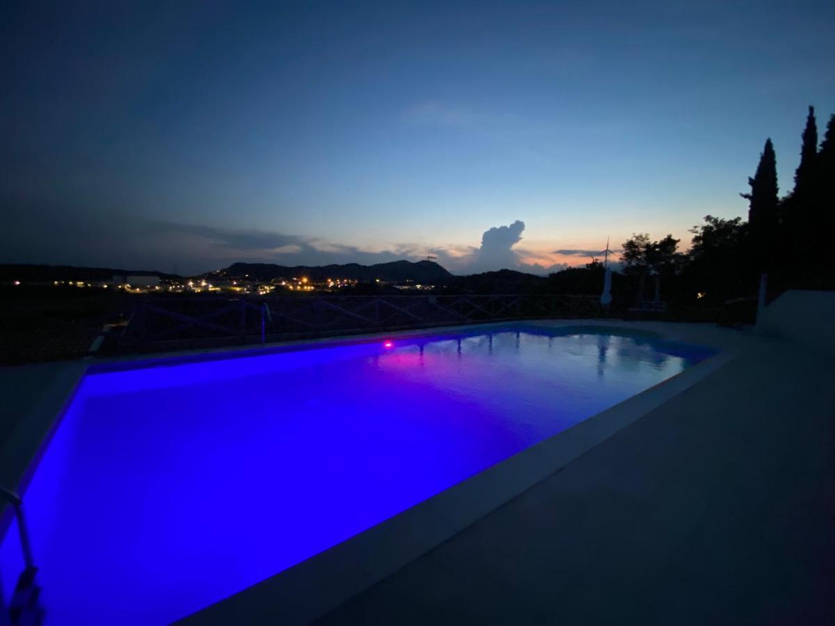 Villa Poggio Ulivo Pool-Apartments 리볼리 베로네세 외부 사진