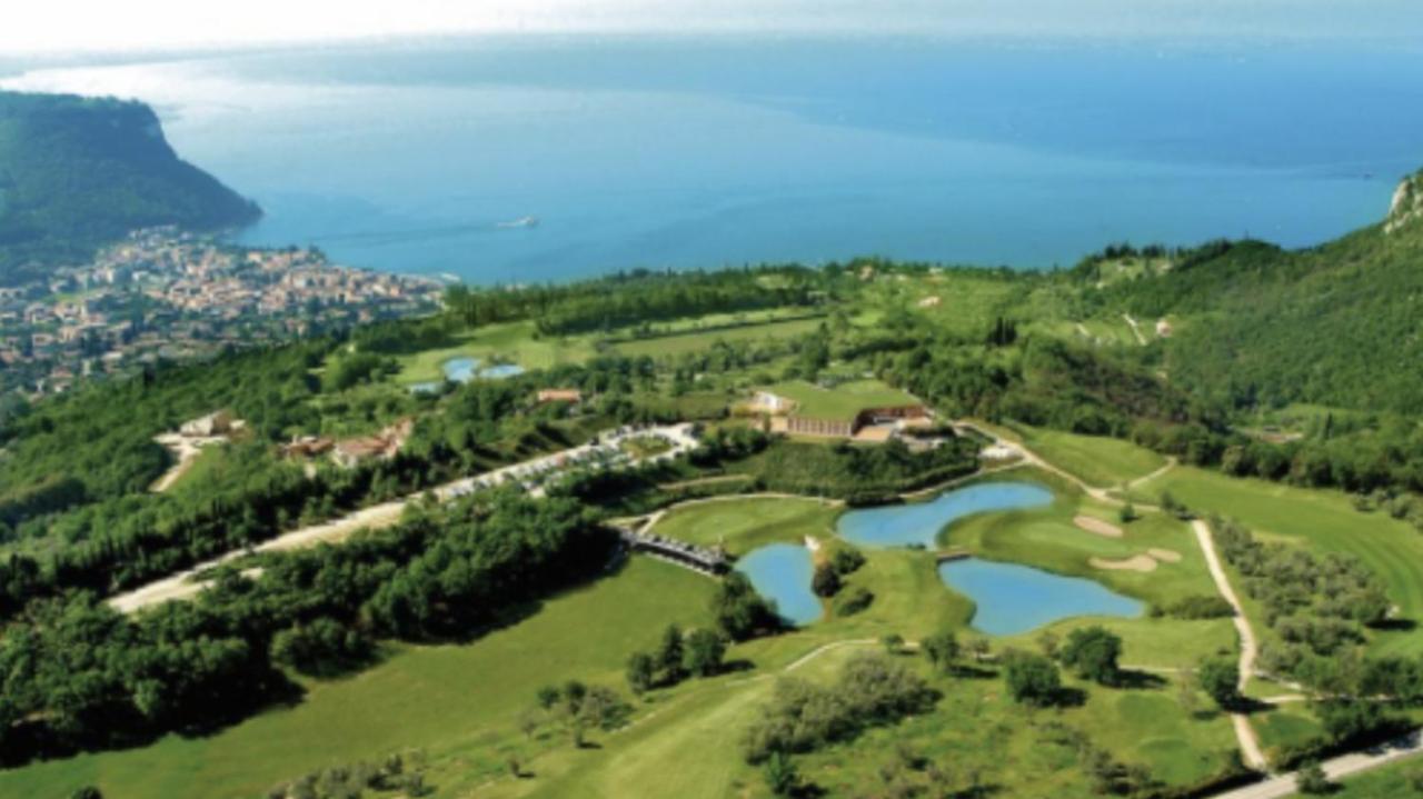 Villa Poggio Ulivo Pool-Apartments 리볼리 베로네세 외부 사진