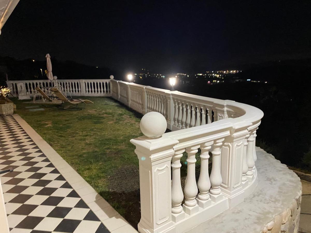 Villa Poggio Ulivo Pool-Apartments 리볼리 베로네세 외부 사진