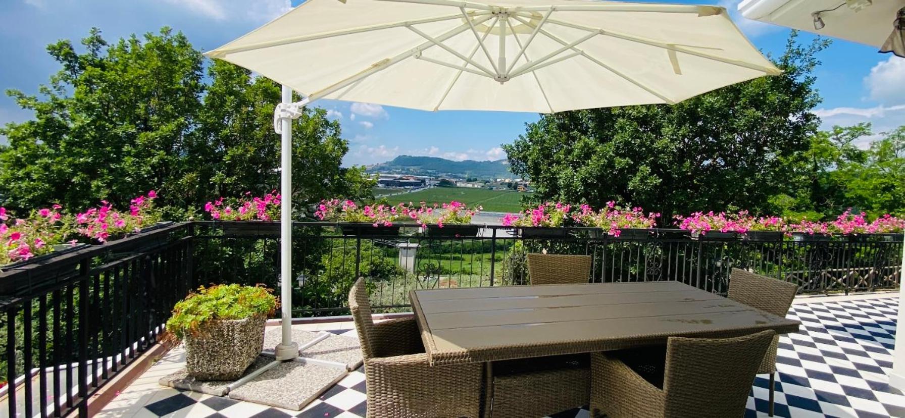 Villa Poggio Ulivo Pool-Apartments 리볼리 베로네세 외부 사진