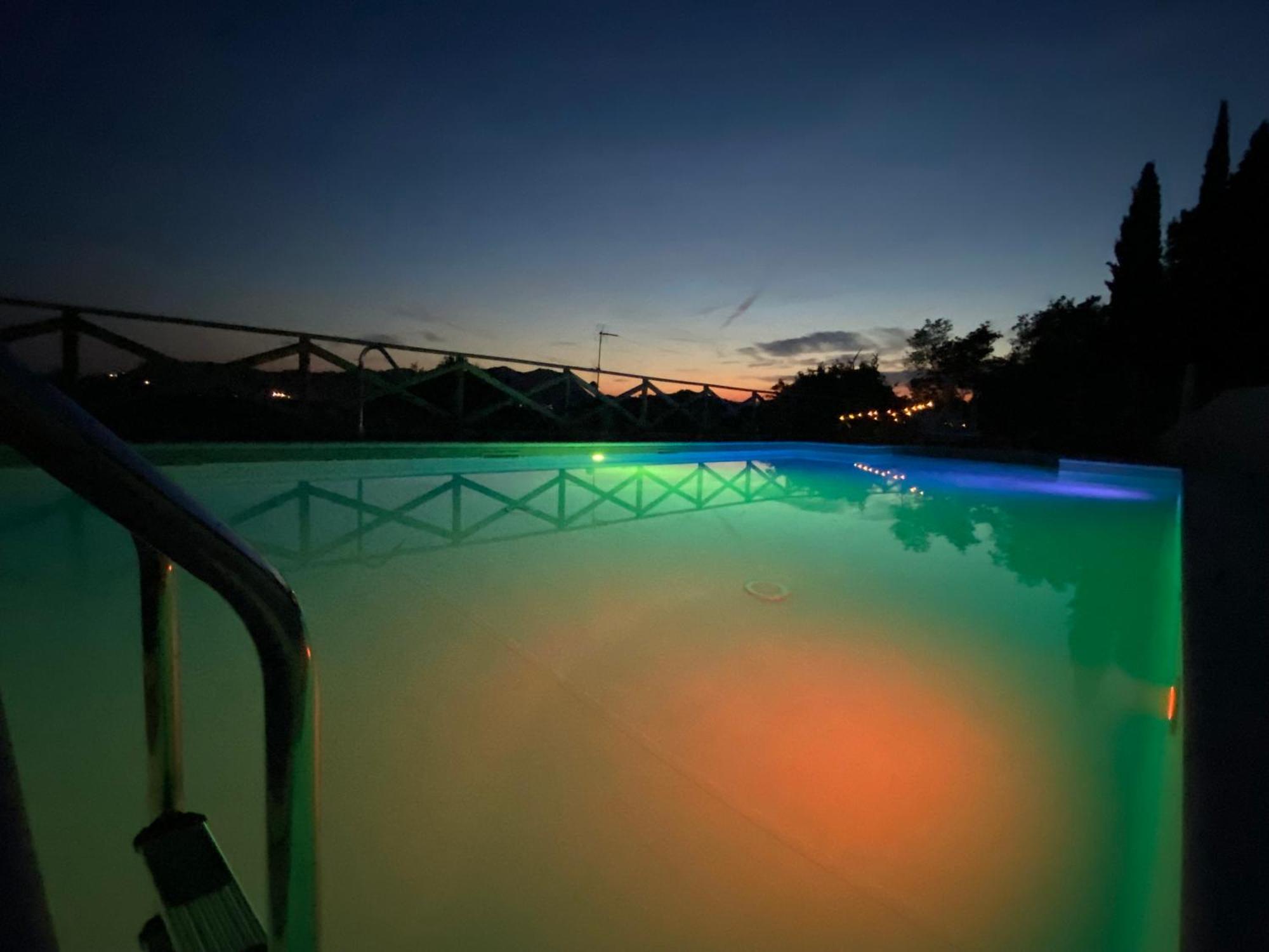 Villa Poggio Ulivo Pool-Apartments 리볼리 베로네세 외부 사진