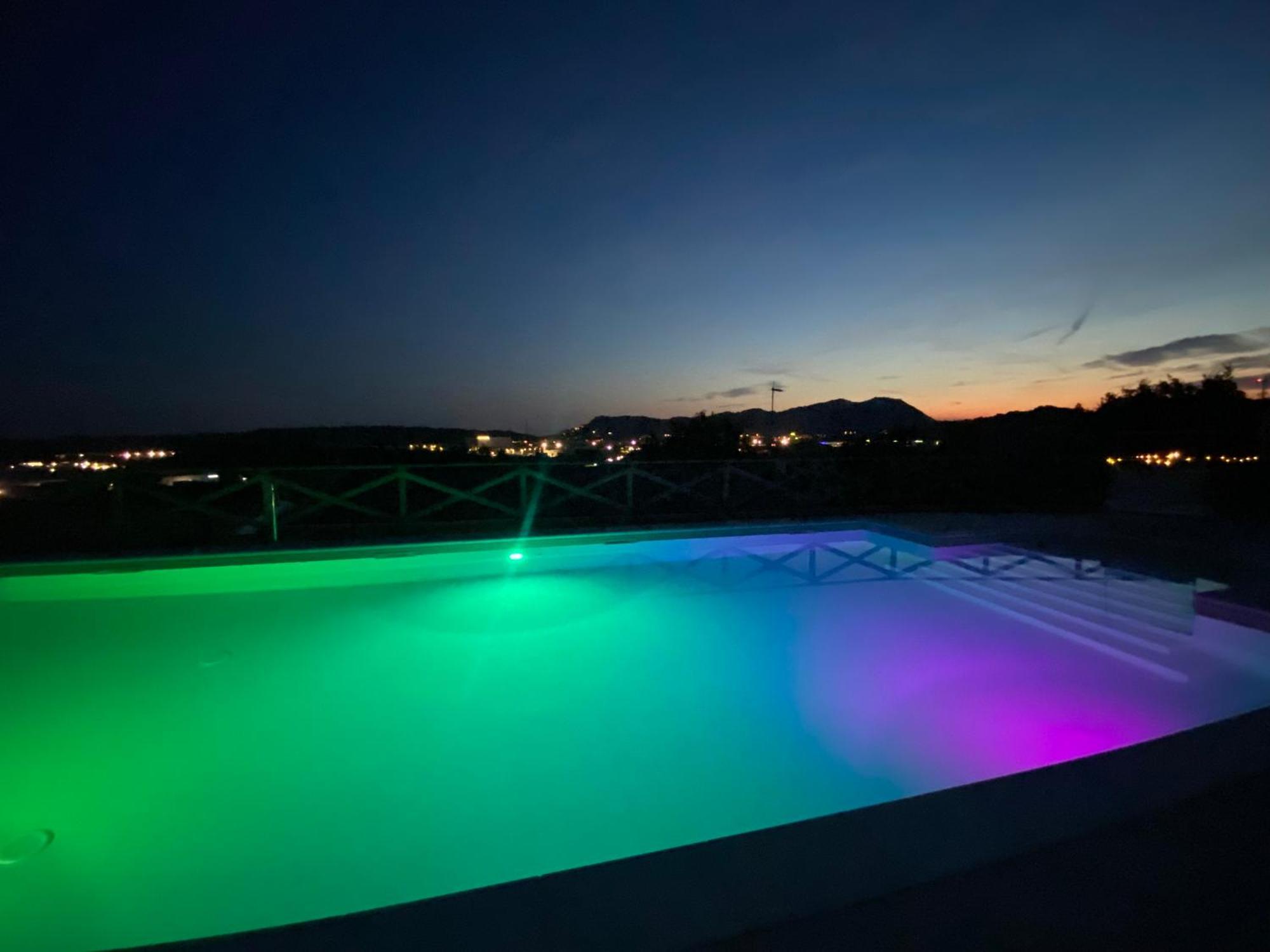 Villa Poggio Ulivo Pool-Apartments 리볼리 베로네세 외부 사진