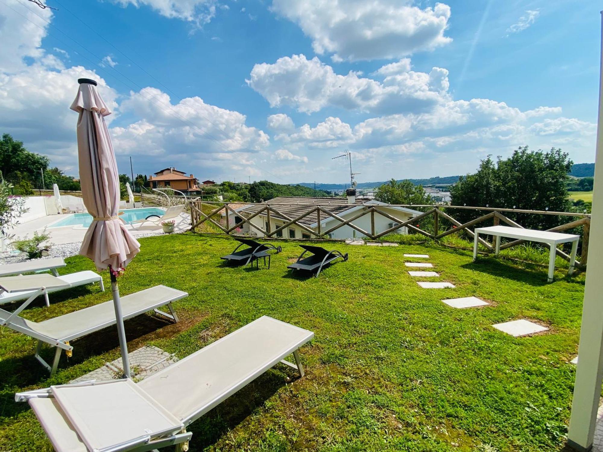 Villa Poggio Ulivo Pool-Apartments 리볼리 베로네세 외부 사진